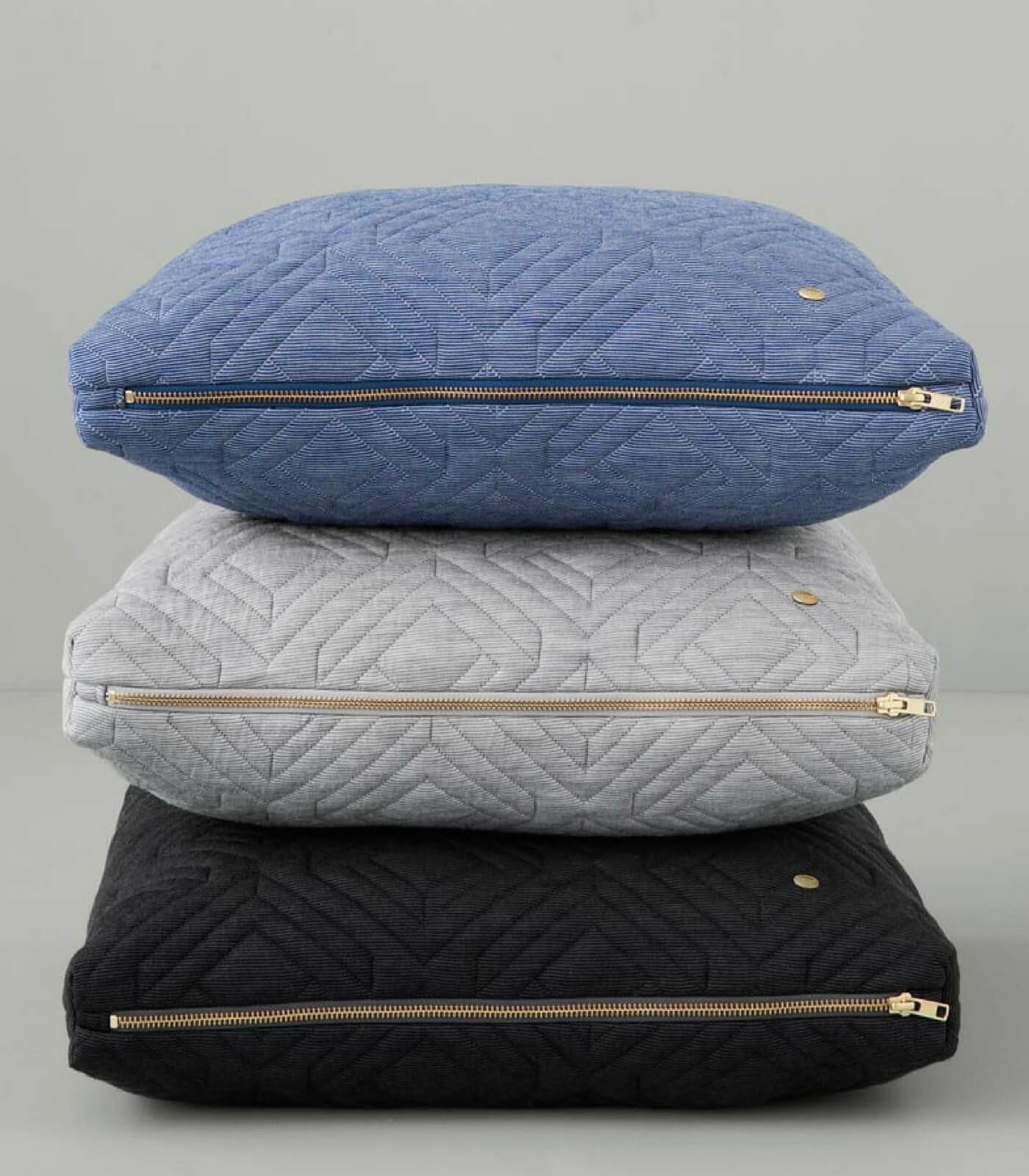 coussin quilt 45 x 45 cm - bleu clair 3 coussin quilt 45 x 45 cm - bleu clair – image 3