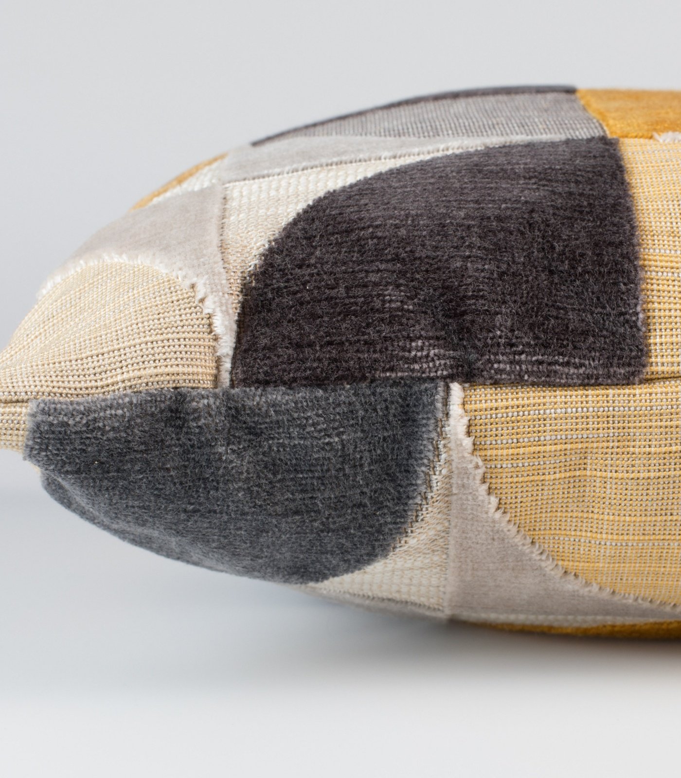 coussin club 45 x 45 cm - yellow 5 coussin club 45 x 45 cm - yellow – image 5