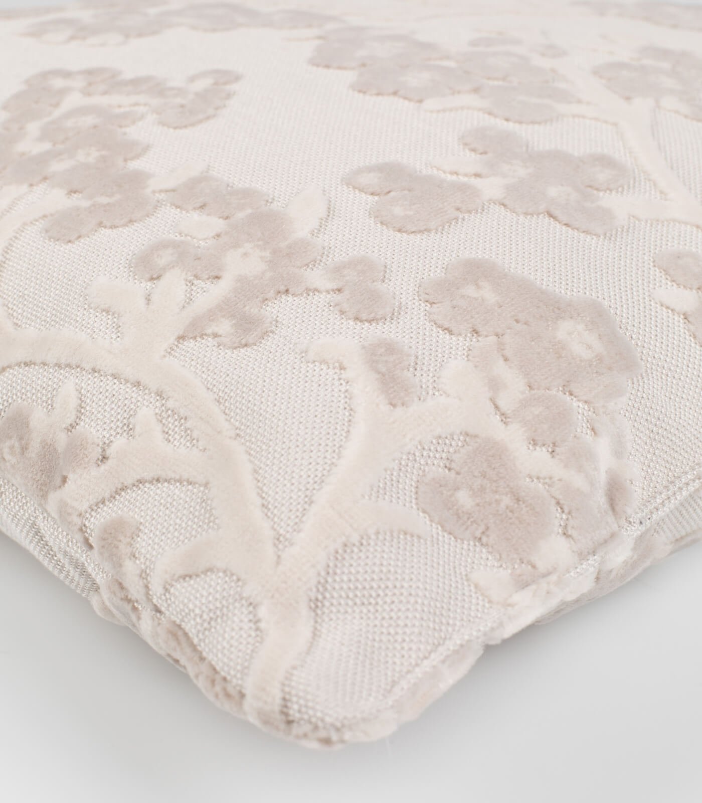 coussin april nude – 45 x 45 cm 4 coussin april nude – 45 x 45 cm – image 4