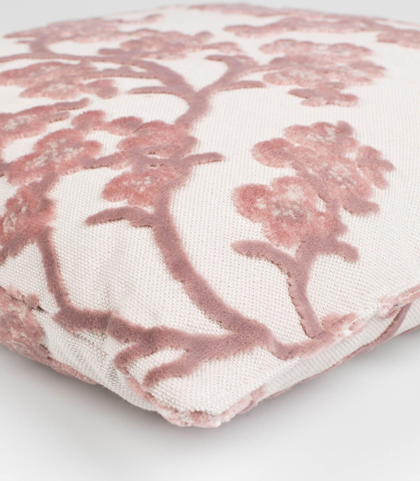 coussin april pink - 45 x 45 cm530 4 coussin april pink - 45 x 45 cm530 – image 4