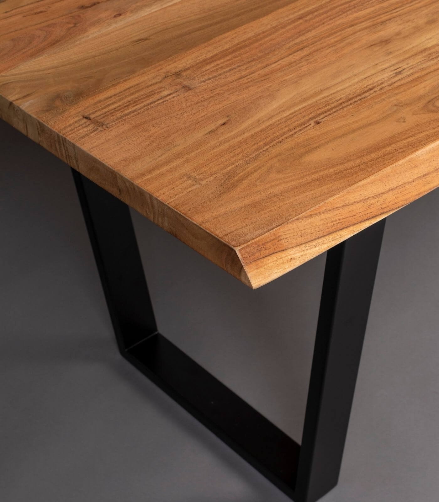 table à manger aka - l 220 cm 2 table à manger aka - l 220 cm – image 2