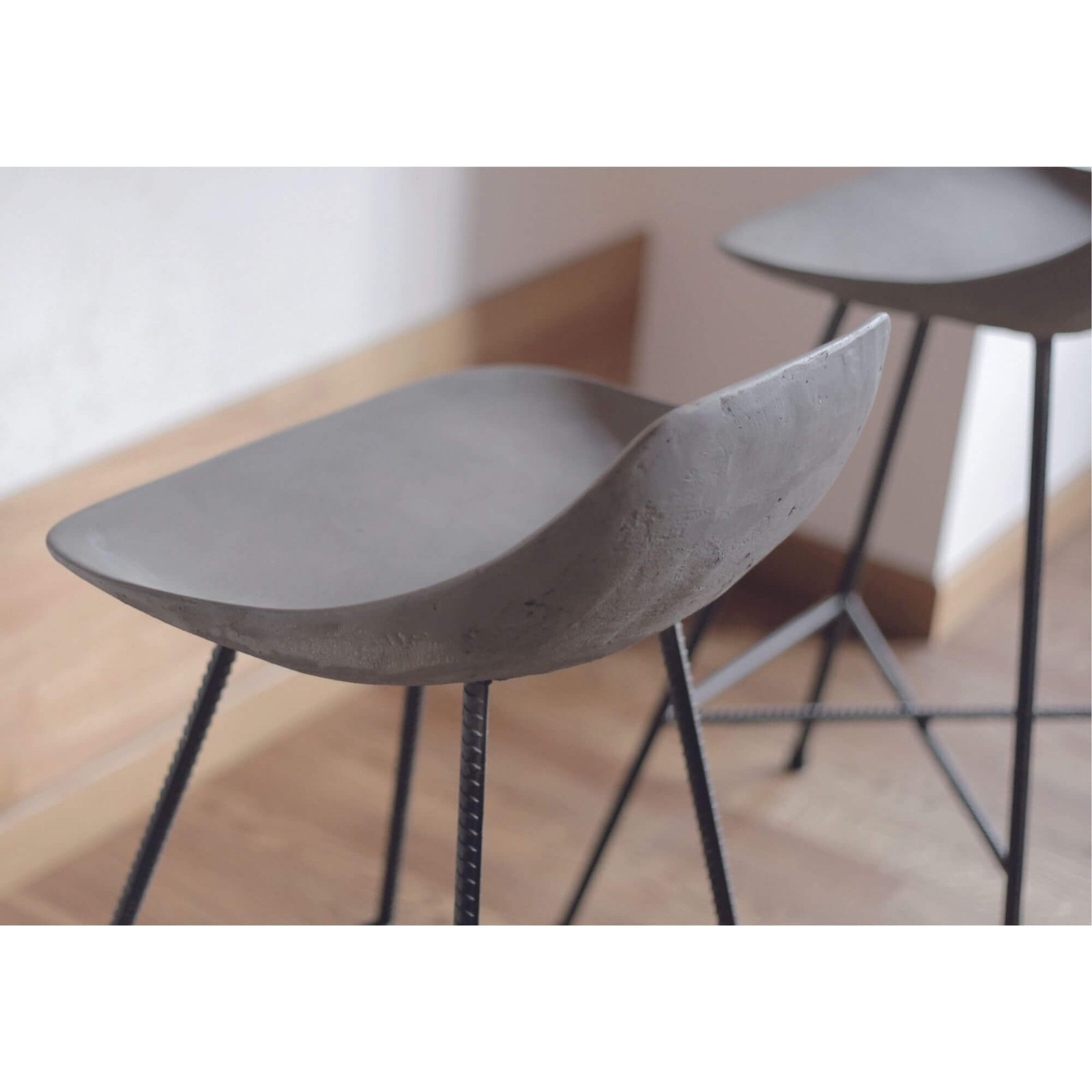 tabouret de comptoir hauteville 670 - lyon beton 10 tabouret de comptoir hauteville 670 - lyon beton – image 10