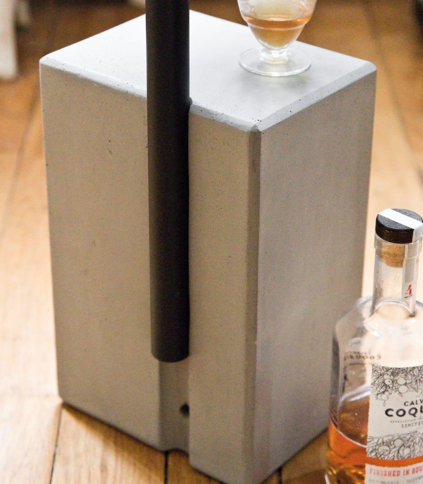 table d'appoint twist - lyon béton 20 table d'appoint twist - lyon béton – image 20